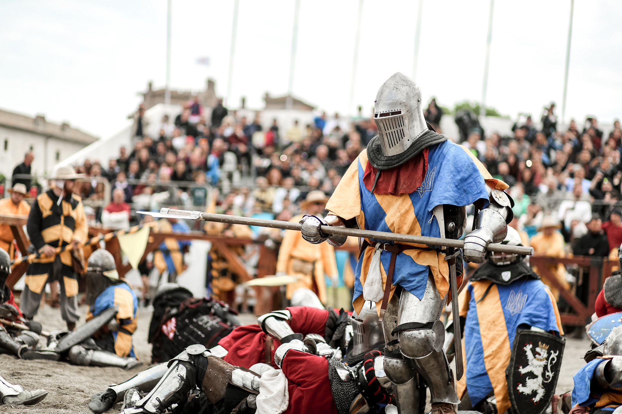 What's buhurt? Medieval combat sport with armor, swords, axes - Los Angeles  Times